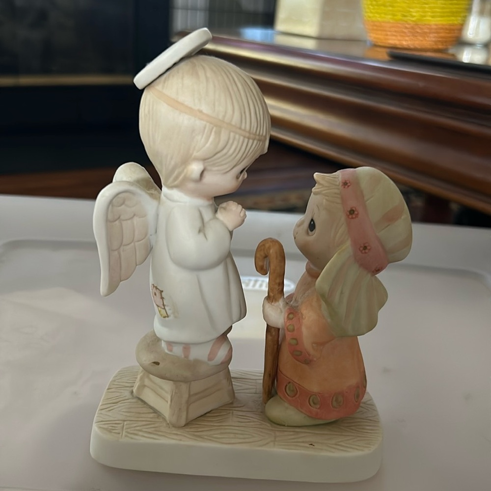 Johnathan David. Enesco Figurine   “Jesus is born” rare.  Collectors piece